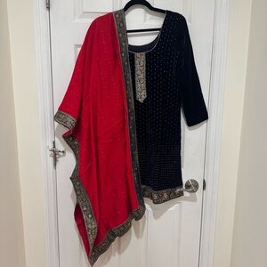 Womens Indian Pakistani Velvet Suit Navy Blue and Red Brand New Size 40